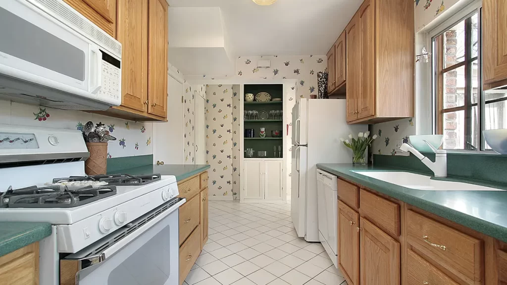 Maximize Your Space—5 Ways to Make a Small Kitchen Look Bigger