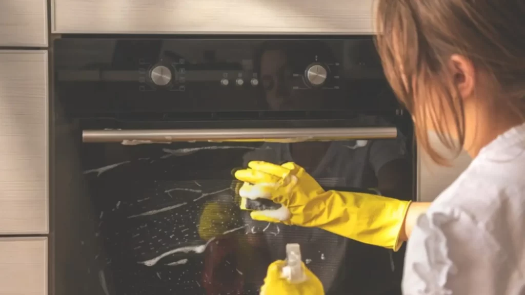 3 Quick and Easy Ways to Clean Your Oven